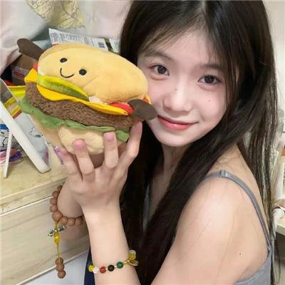 他在窥视你